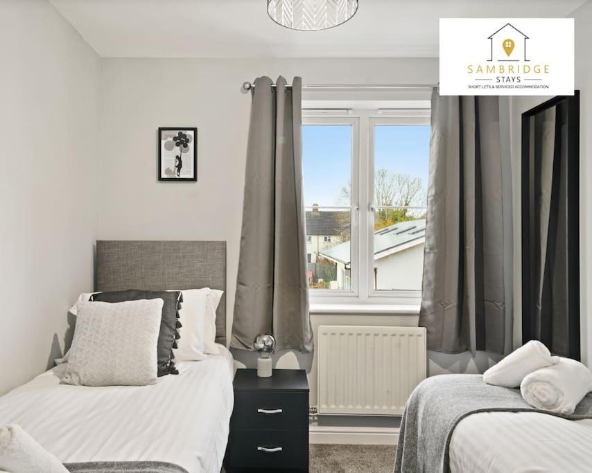 Aylesbury Central - 2 Bedroom Serviced Apt In Aylesbury By Sambridge Stays BUCKINGHAMSHIRE المظهر الخارجي الصورة